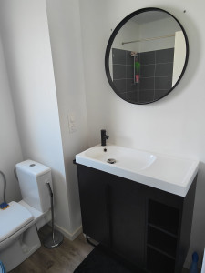 Photo de galerie - Pose d'un lave main 