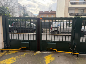 Photo de galerie - Montage de portail électrique 