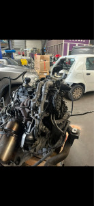 Photo de galerie - Dépose moteur pour remplacement moteur sur transporteur t6 