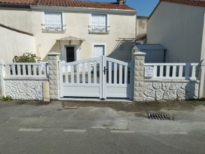 Photo de galerie - Création d'ouverture sur rue (portail+piliers)