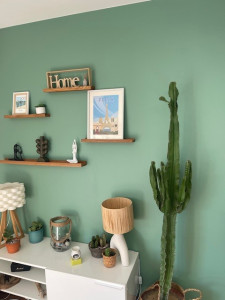 Photo de galerie - Préparation de la surface, mise en peinture et montage des éléments décoratifs