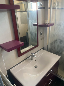 Photo de galerie - Montage du meuble salle de bain et joint de salle de bain 