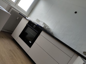Photo de galerie - Pose de cuisine avec ilot Leroy Merlin