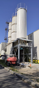 Photo de galerie - Un des chantier ou on ajoute une nouvelle charpente et silo. Soudure, découpe, etc...