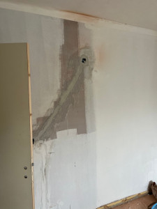 Photo de galerie - Saignée + passage des gaines et rebouchage 