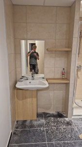 Photo de galerie - étagères et caisson 