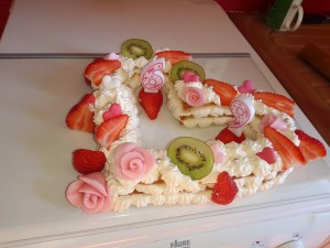 Photo de galerie - Hearth cake biscuit Joconde crème diplomate verveine 