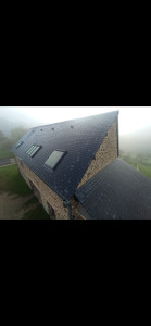 Photo de galerie - Réfection d'une couverture ardoise et création de Velux
