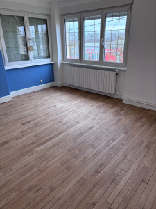 Photo de galerie - Ponçage plancher bois avant vitrification 