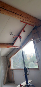 Photo de galerie - Réalisation plafond rampant avec pose d un isolant 300mm isover 