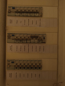 Photo de galerie - Rénovation et mises aux normes, avec réutilisation de l'ancien coffret.