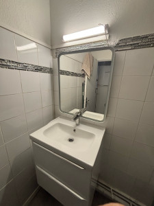 Photo de galerie - Installation meuble lavabo