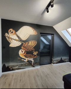 Photo de galerie - Pose de papier peint – travail propre et soigné, avec préparation des murs et finitions de qualité. Devis gratuit.