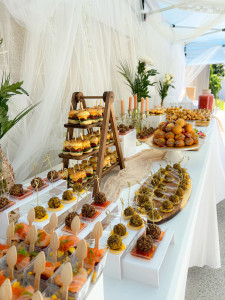 Photo de galerie - Traiteur salé/sucré et mise en place de buffet