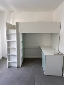 Photo de galerie - Montage structure lit + bureau + armoire intégré 