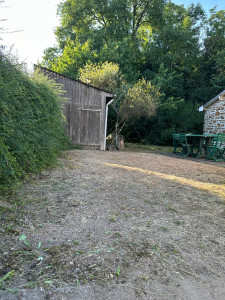 Photo de galerie - Après / Désherbage manuel d’une cour intérieure 