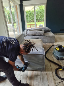 Photo de galerie - Nettoyage canapé