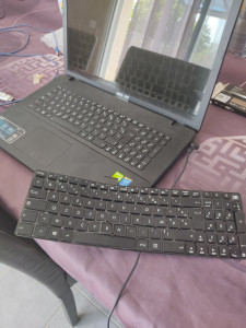 Photo de galerie - Remplacement d'un clavier sur un PC Portable