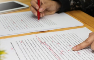 Photo de galerie - Relecture, correction, traduction