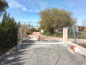 Photo de galerie - Réalisation seuil de portail avec piliers