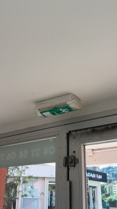 Photo de galerie - Refixer sortie de secours 