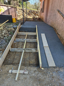 Photo de galerie - Dalle béton rampe et escaliers 