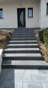 Photo de galerie - Pose carrelage escalier 