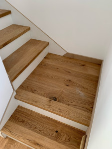 Photo de galerie - Escalier en lame de parquet contre-collé en chêne