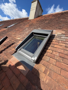 Photo de galerie - Pause de velux + volet roulant électrique pour le confort 