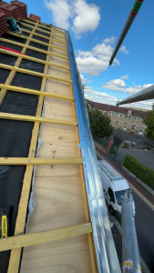Photo de galerie - Couloir d’eau encastrée en zinc 