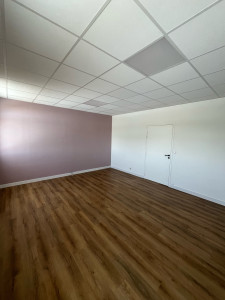 Photo de galerie - Faux plafond, peinture et sol 