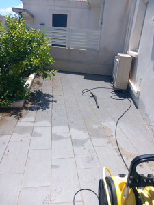 Photo de galerie - Nettoyage terrasse avant l été 