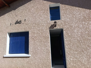 Photo de galerie - Peinture encadrement fenêtre extérieur 
