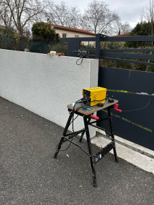 Photo de galerie - Réparation d’un portail en acier, coulissant 