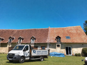 Photo de galerie - Nettoyage de toiture une petite photo d'un Avent et après 