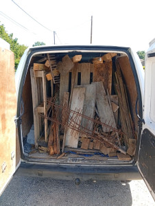 Photo de galerie - Enlèvements de palettes et gravats suite démontage d'une cabane pour enfants