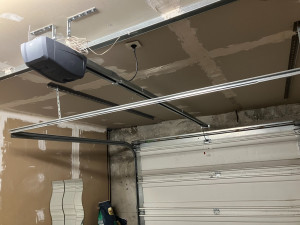 Photo de galerie - Remplacement moteur portail de garage