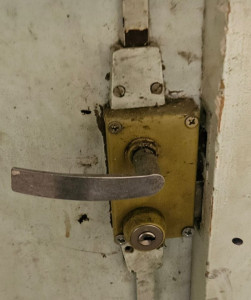 Photo de galerie - Serrurerie et dépannage de rideaux métalliques et volets roulants, 24h/24, 7j/7