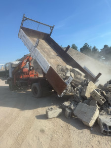 Photo de galerie - Évacuation gravât, pour toute demande contactez le 06.31.77.59.02