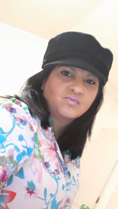 Photo de galerie - Bonjour je m'appelle Deyde j'ai 42 ans . J'ai un enfant de 11 ans . Je vous propose mes services de ménage à domicile. Aide à la personne âgée, garde d'enfants. J'aime beaucoup préparer de bons plats. J'aime les plantes et les fleurs. 