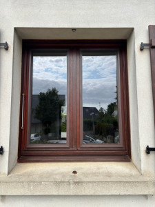 Photo de galerie - Rénovation de menuiserie bois avec une adaptation de double vitrage sur des anciennes menuiserie bois simple vitrage 