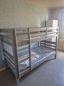 Photo de galerie - Montage lit super posé 