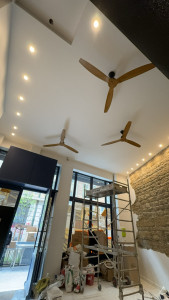 Photo de galerie - Pose de plusieurs spots et ventilateur