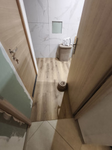Photo de galerie - Pose de parquet dans une salle de bain
