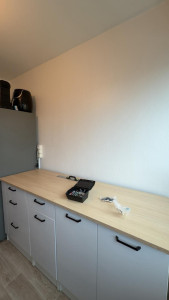 Photo de galerie - Montage du meuble bas 
