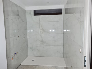 Photo de galerie - Carrelage mural salle de bain 