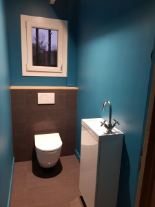 Photo de galerie - Réalisation wc suspendu, lave main  carrelage et peinture .