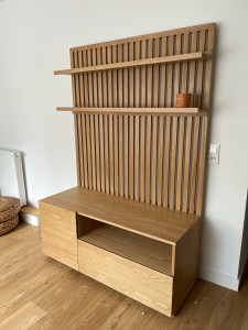 Photo de galerie -  Meuble TV avec tasseaux intégrés 