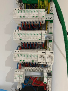 Photo de galerie - Remplacement d’un ancien tableau électrique et mise au norme 