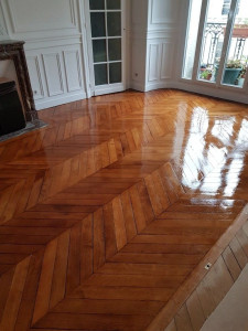 Photo de galerie - Rénovation compète parquet massif ancien